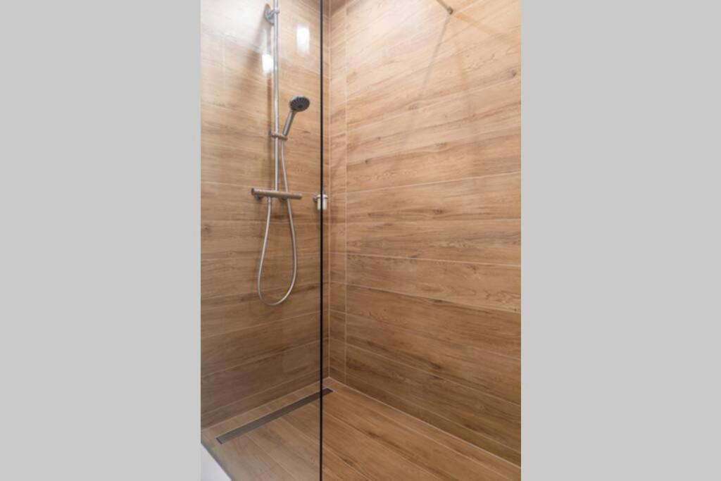 Househost Apartment: Miodowa 42/8B Street Красков Екстериор снимка